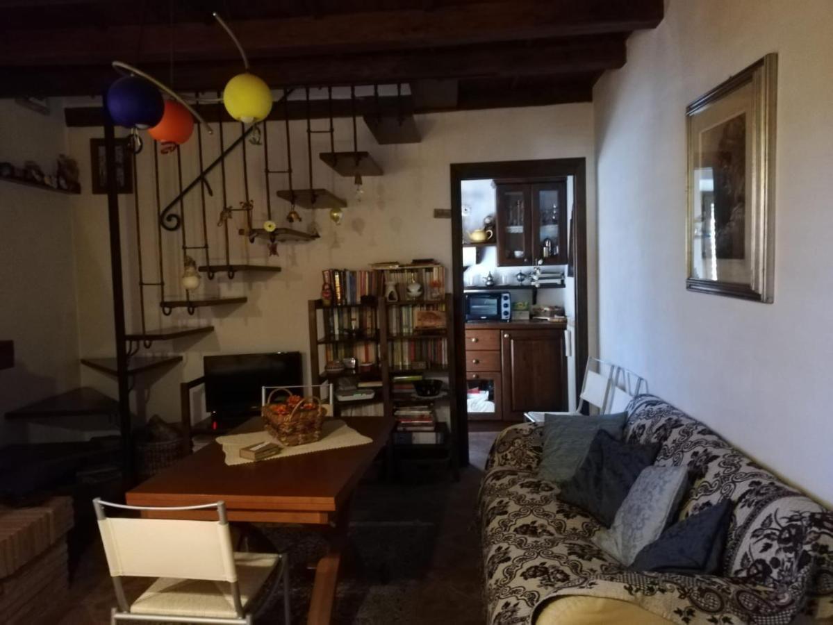 Il Caminetto Apartment Пратовекио Екстериор снимка